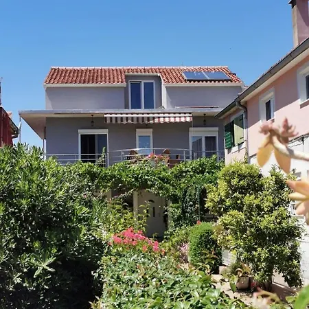 Sanda Tribunj דירה