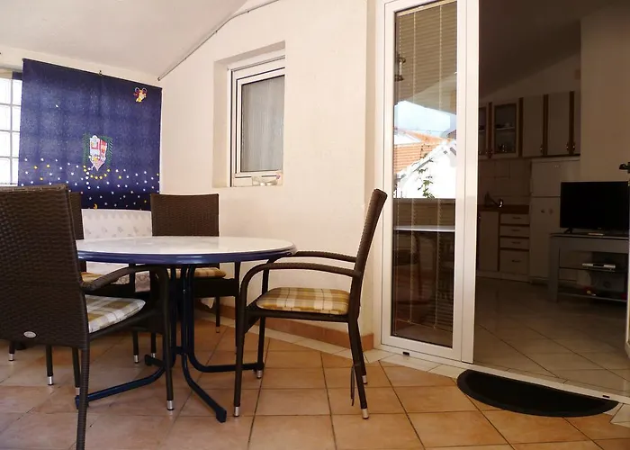 Daire Sanda Tribunj Tribalj